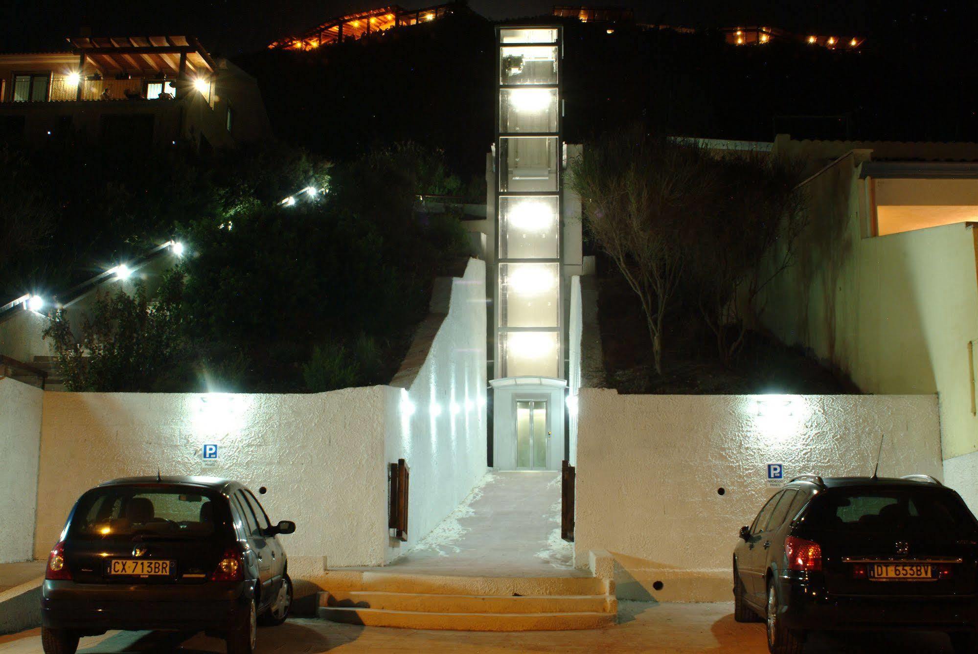 Hotel & Residence La Baia Castelsardo Esterno foto