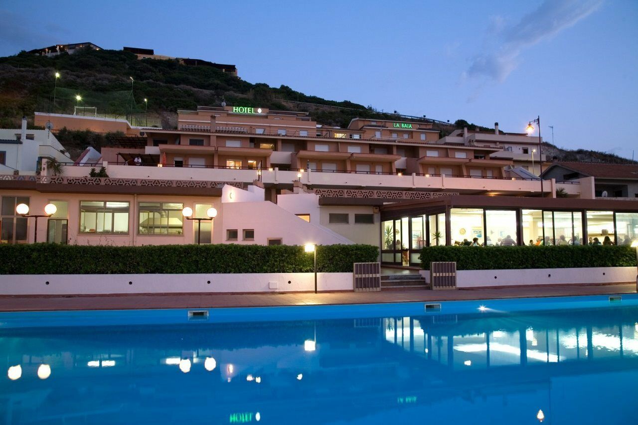 Hotel & Residence La Baia Castelsardo Esterno foto